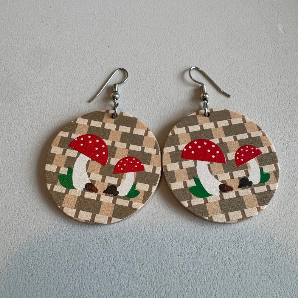 Checkerd brown and white Mushroom earrings